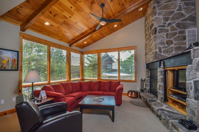Retreat On Main Street 4 Bedroom Townhome