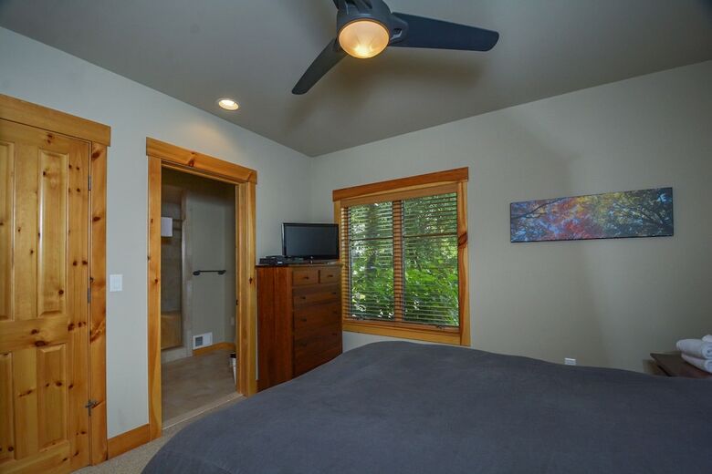 Retreat On Main Street 4 Bedroom Townhome