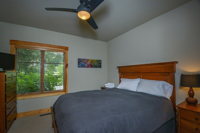 Retreat On Main Street 4 Bedroom Townhome