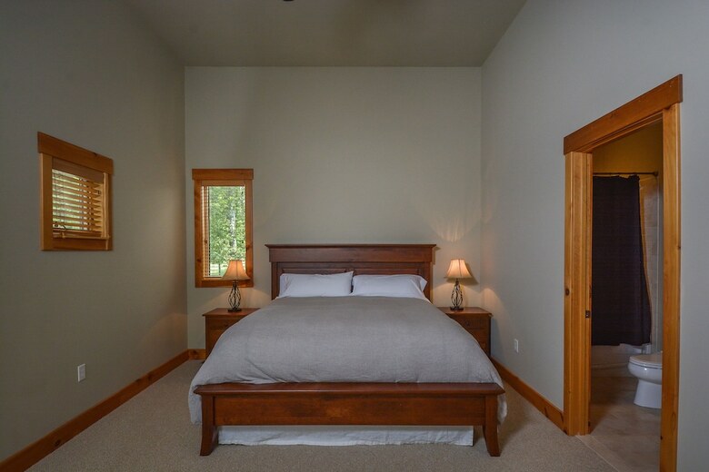 Retreat On Main Street 4 Bedroom Townhome