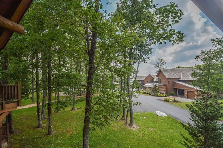 Retreat On Main Street 4 Bedroom Townhome