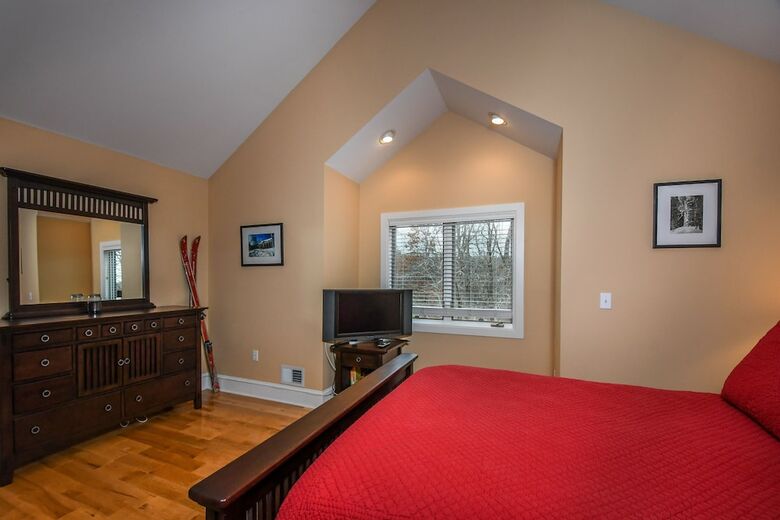 Wisp' N Away 5 Bedroom House