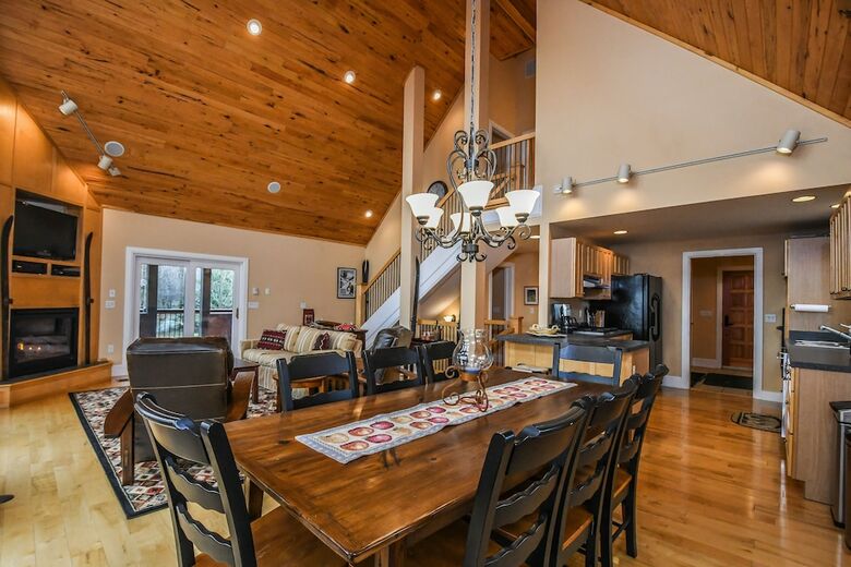 Wisp' N Away 5 Bedroom House