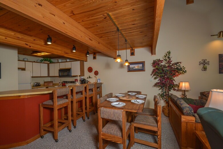 Sunplace 3 Bedroom Townhome #07