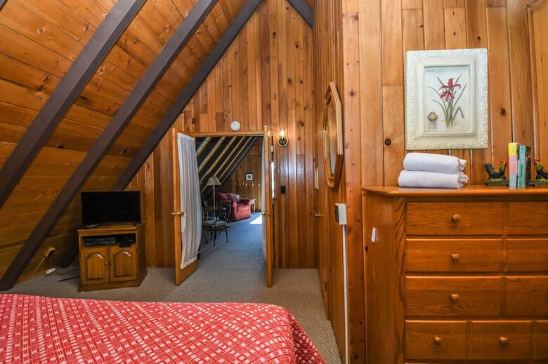 Creekside Cove 4 Bedroom House