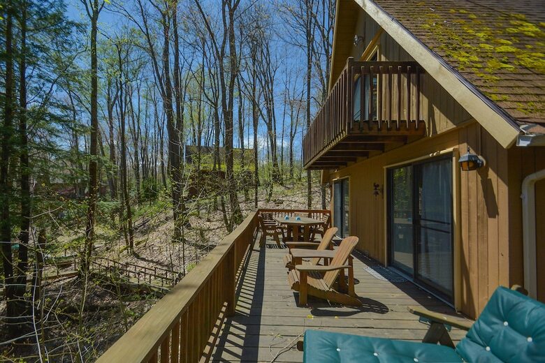 Creekside Cove 4 Bedroom House
