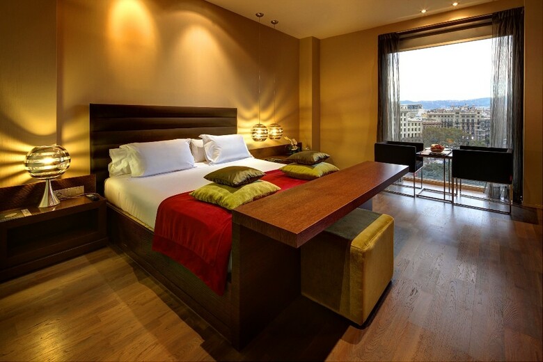 Olivia Plaza Hotel