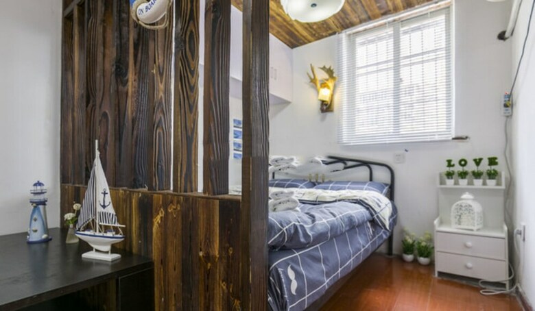 Hard Candy Apartment No.6