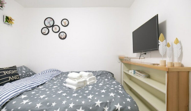 Hard Candy Apartment No.7