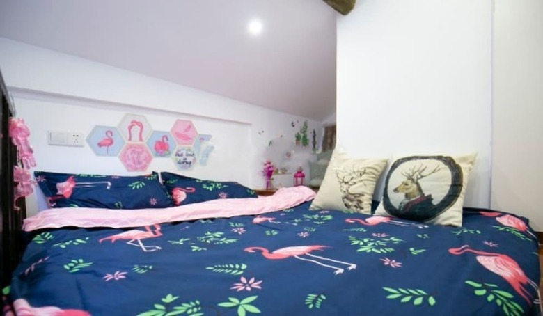 Hard Candy Apartment No.5
