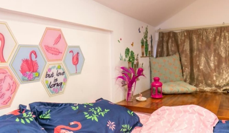 Hard Candy Apartment No.5