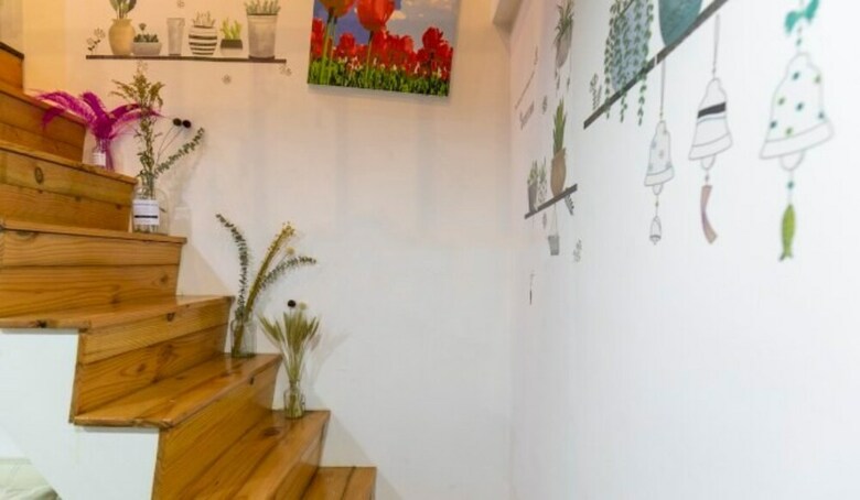 Hard Candy Apartment No.5