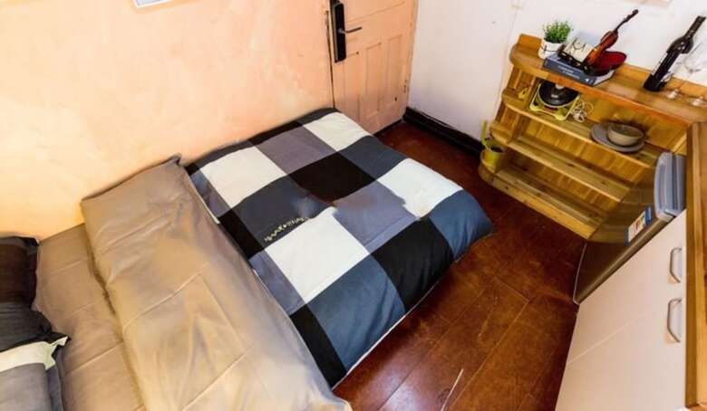 Hard Candy Apartment No.14