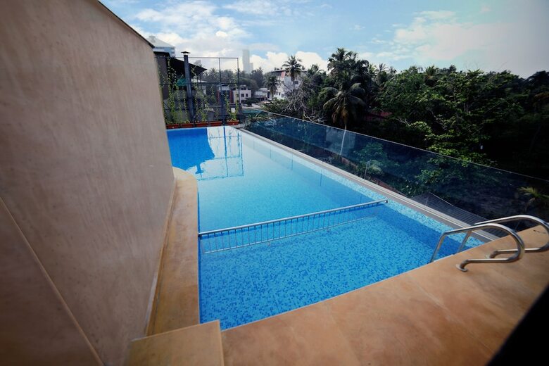 Hotel Yash International Calicut