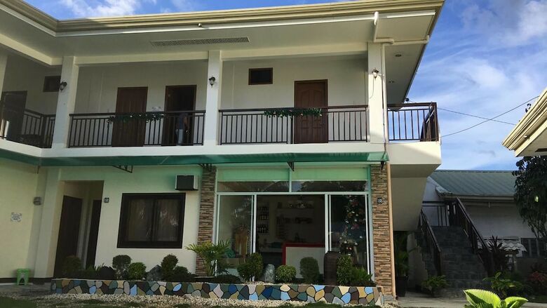 Bed & Breakfast Racadisson Tourist Inn