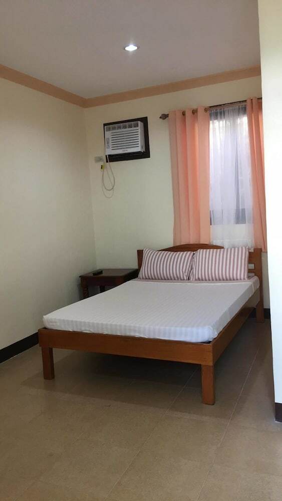 Bed & Breakfast Racadisson Tourist Inn