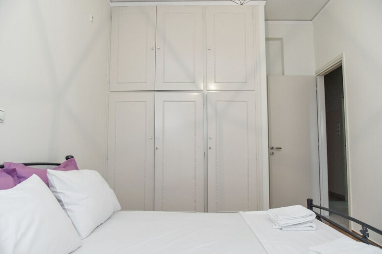 Cozy & Spacious Apartment In Central