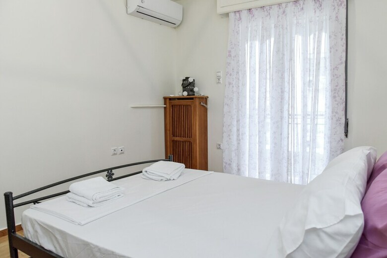Cozy & Spacious Apartment In Central