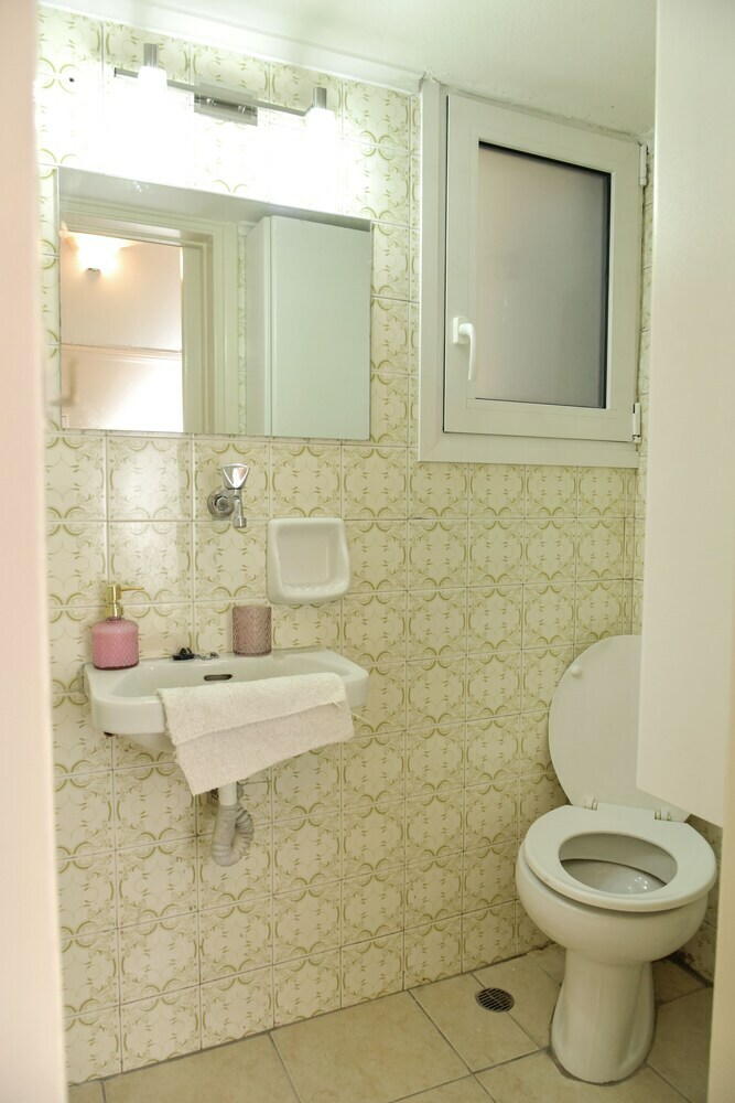 Cozy & Spacious Apartment In Central