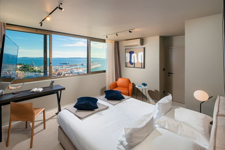 Hotel Royal Suites Sky