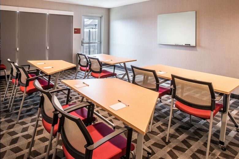 Aparthotel Towneplace Suites By Marriott Merced