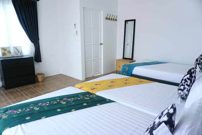 Hostal Destiny Hostel Khaolak