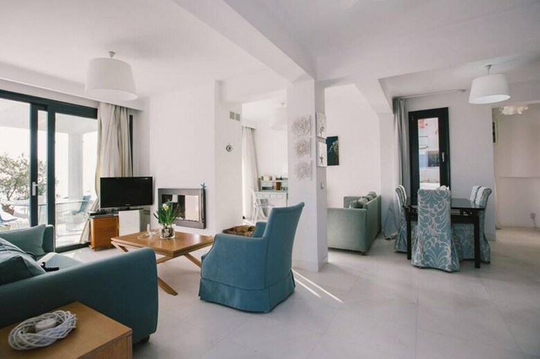 Borealis Sea Front Villa