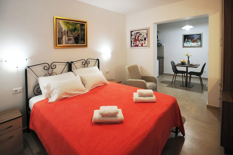 Nika Family Apartments