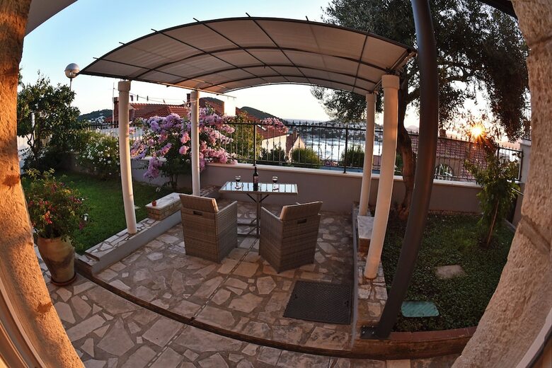 Nika Family Apartments