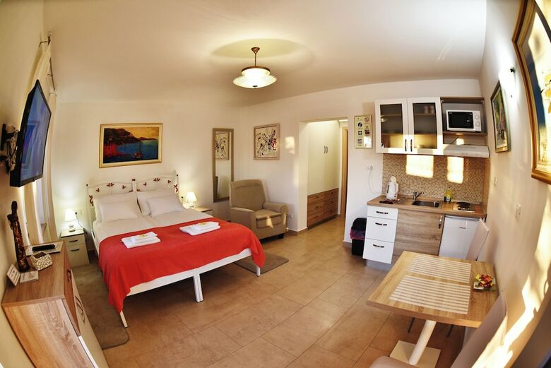 Nika Family Apartments