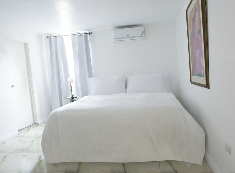 Hotel Pulse Rooms At Trafalgar