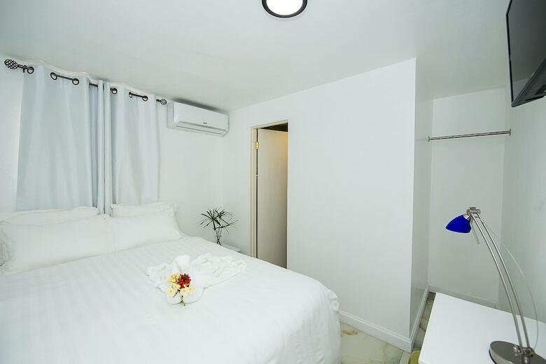 Hotel Pulse Rooms At Trafalgar