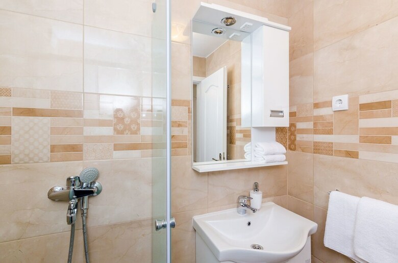 Hotel Rooms Baza