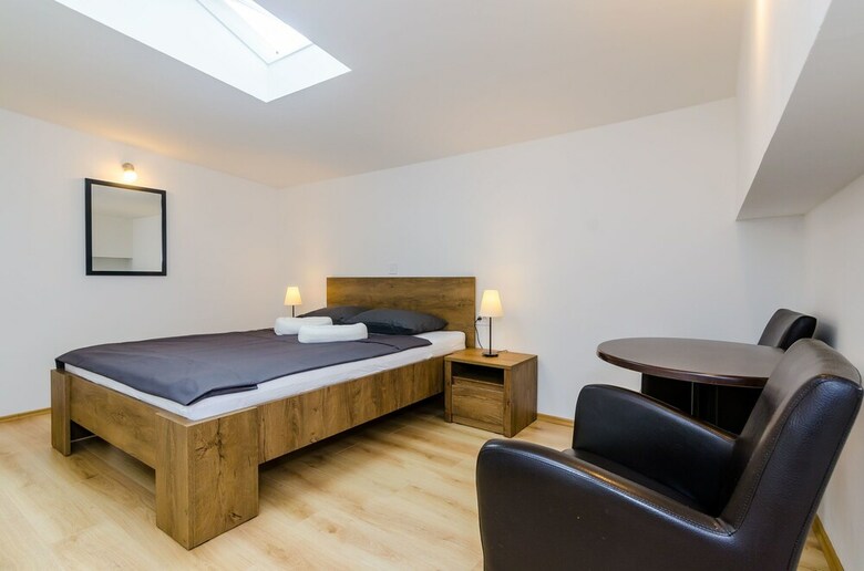 Hotel Rooms Baza