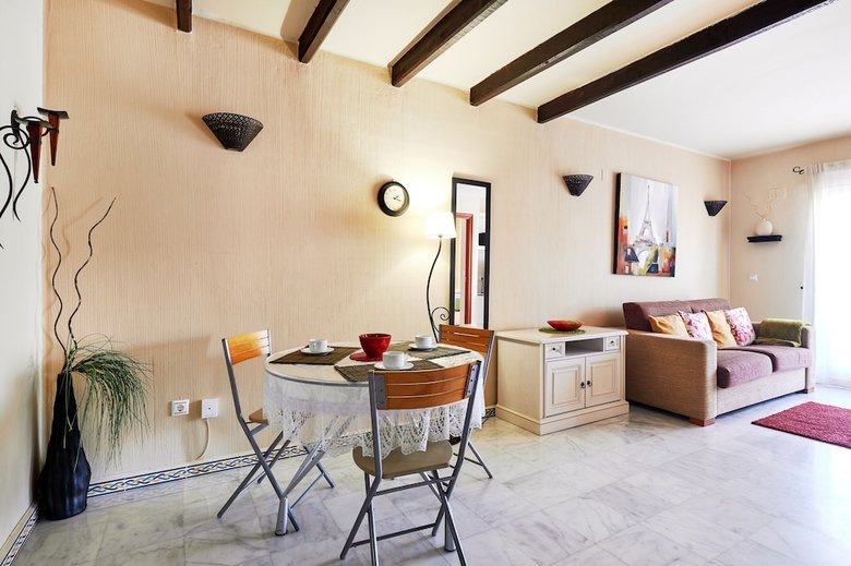 Apartment In Luxury Private Building