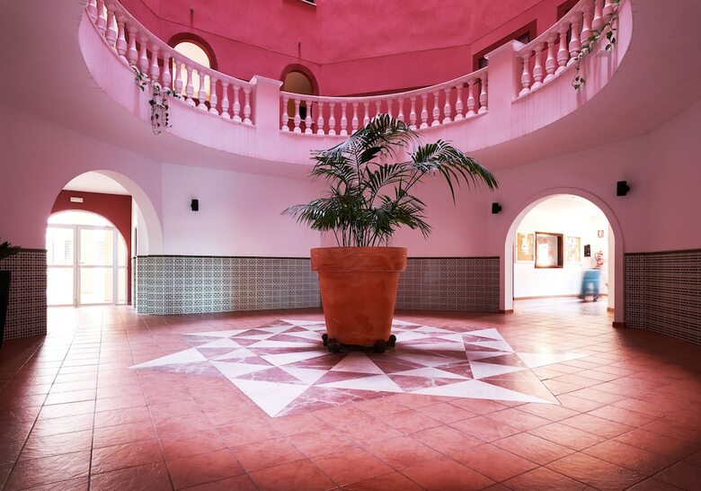 Apartment In Luxury Private Building