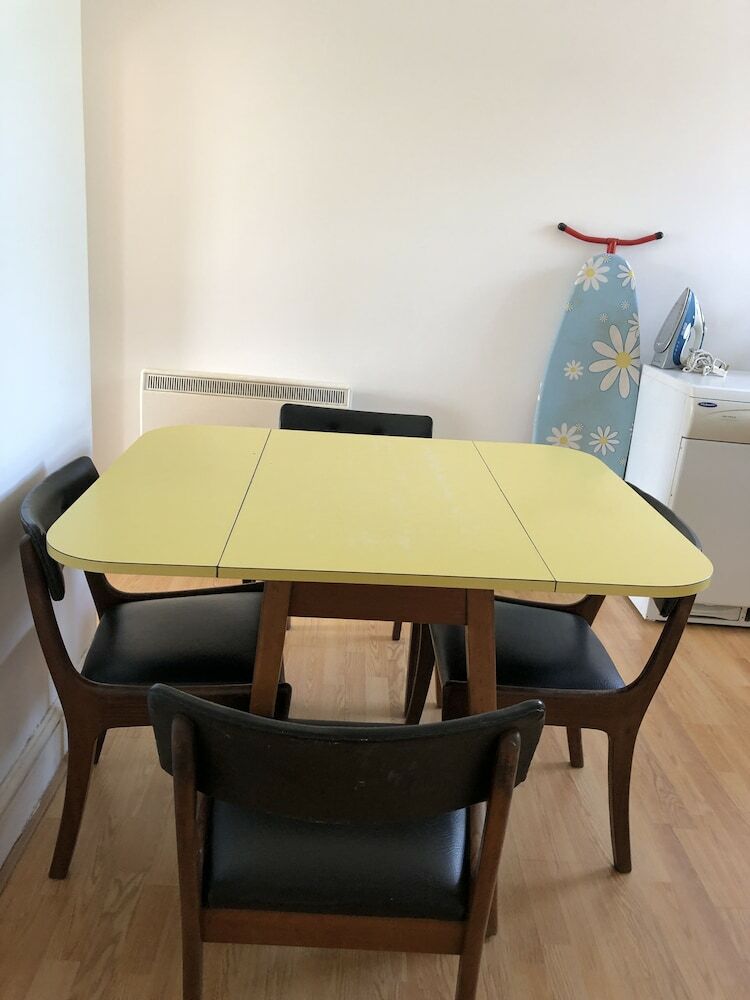 2 Bed Apartment In Basingstoke