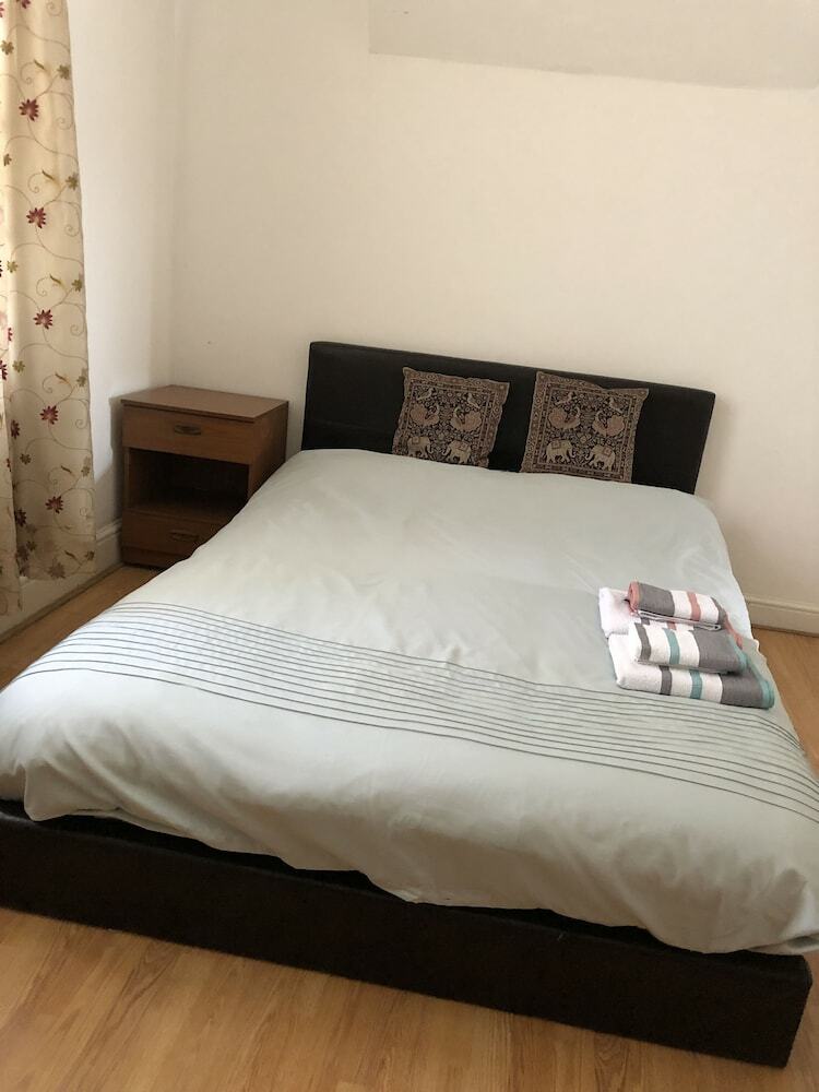 2 Bed Apartment In Basingstoke