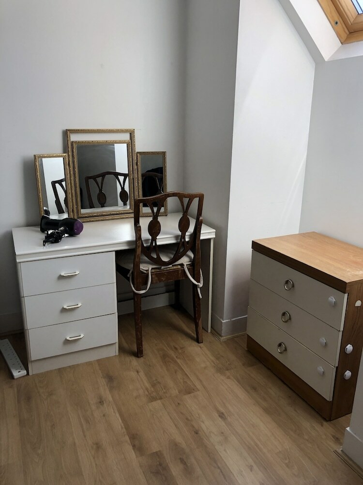 2 Bed Apartment In Basingstoke