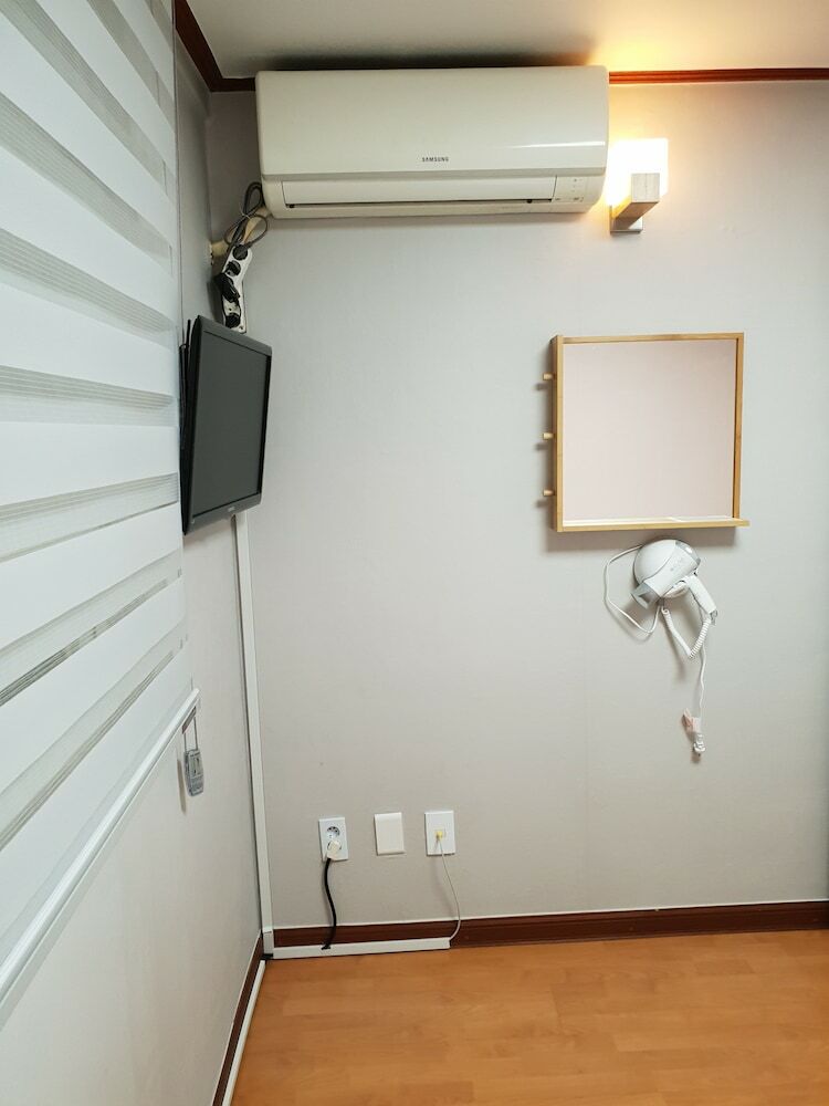 Hostal Young Stay - Hostel