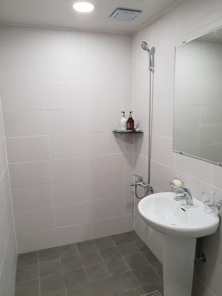 Hostal Young Stay - Hostel