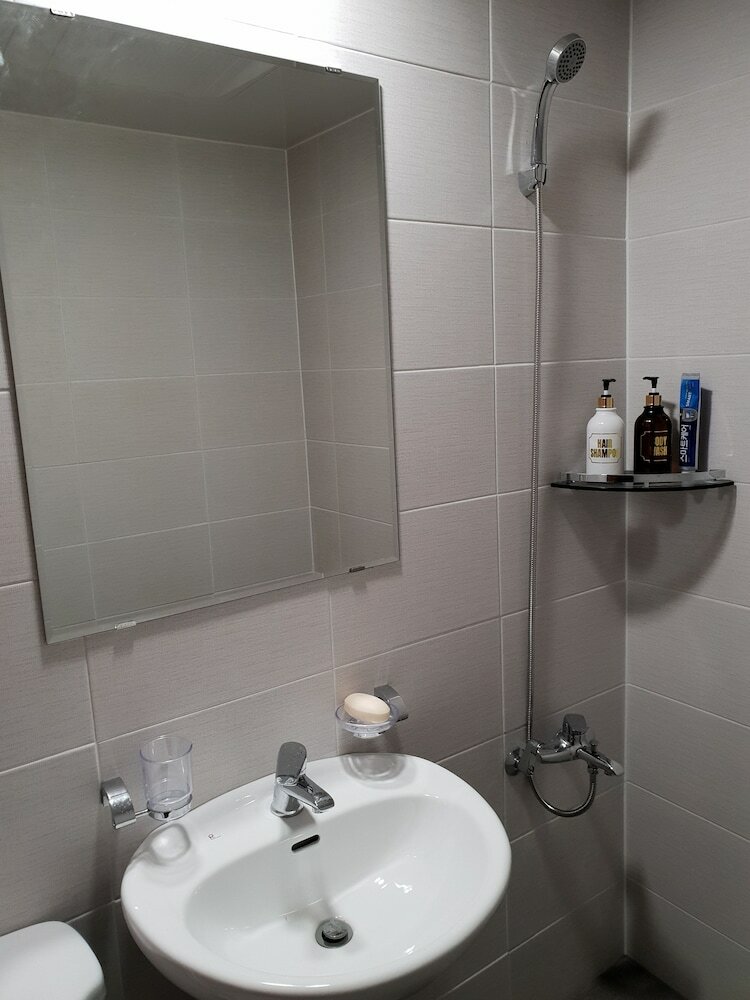 Hostal Young Stay - Hostel