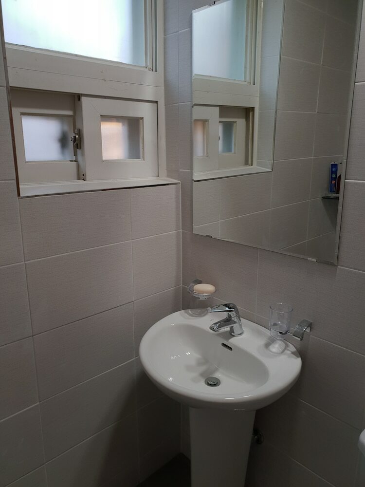 Hostal Young Stay - Hostel
