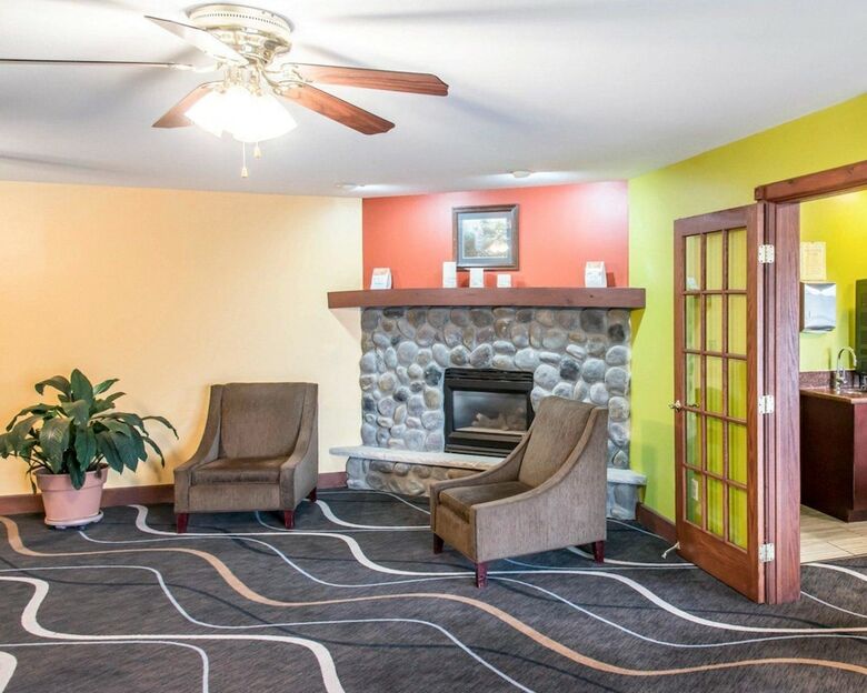 Hotel Econo Lodge Inn & Suites