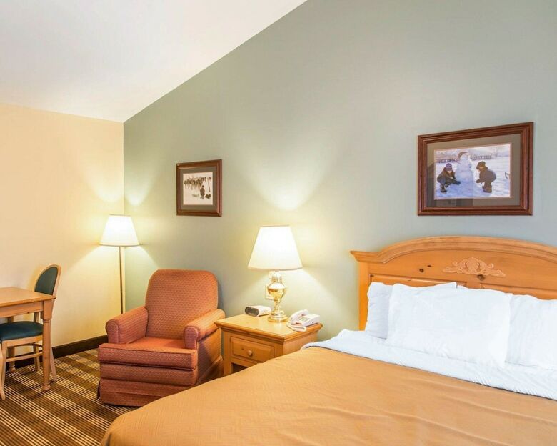 Hotel Econo Lodge Inn & Suites