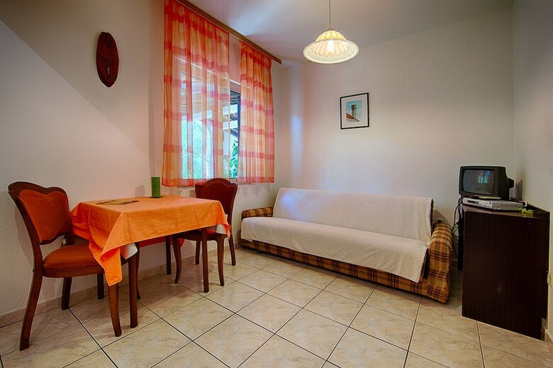 Apartments Malo Lago