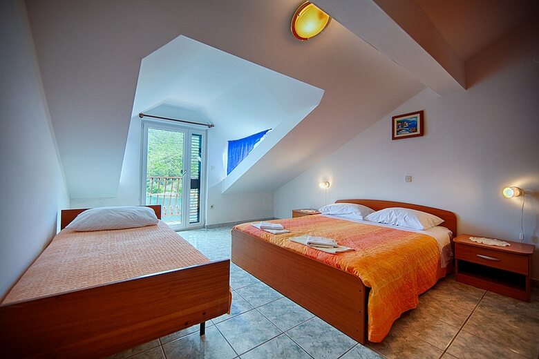 Apartments Malo Lago