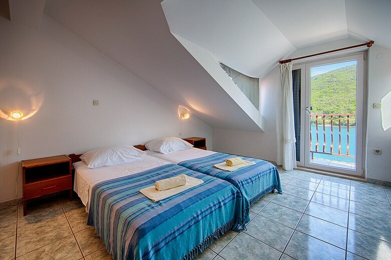 Apartments Malo Lago