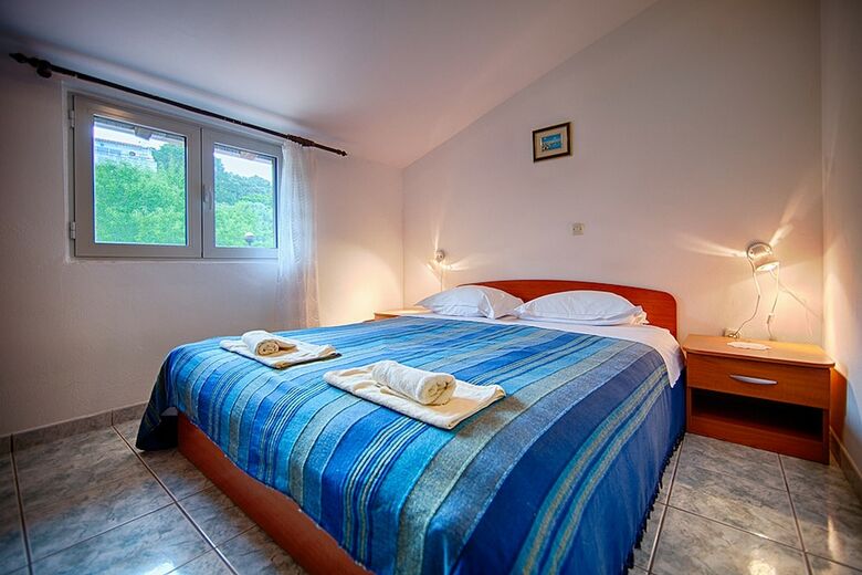 Apartments Malo Lago