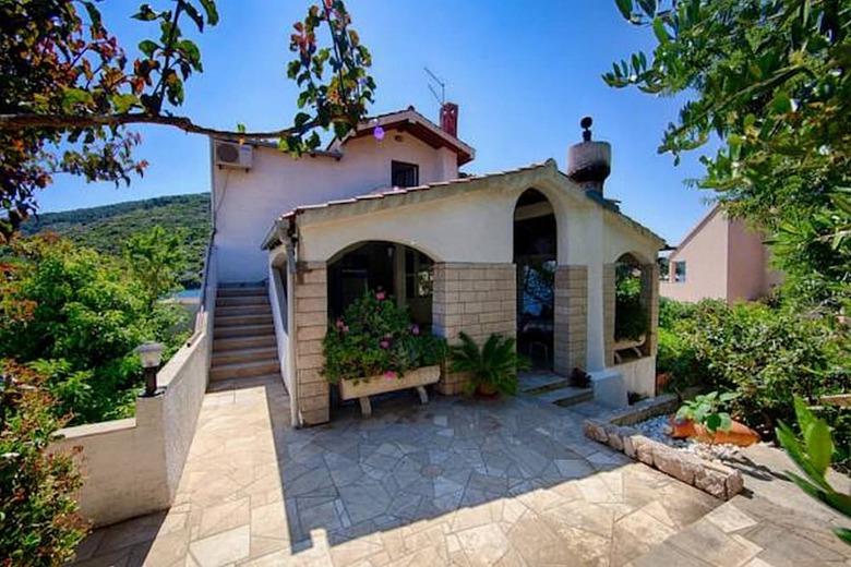 Apartments Malo Lago